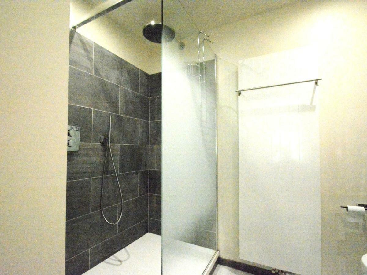 ブイヨン Large Townhouse With Pool Tableヴィラ エクステリア 写真